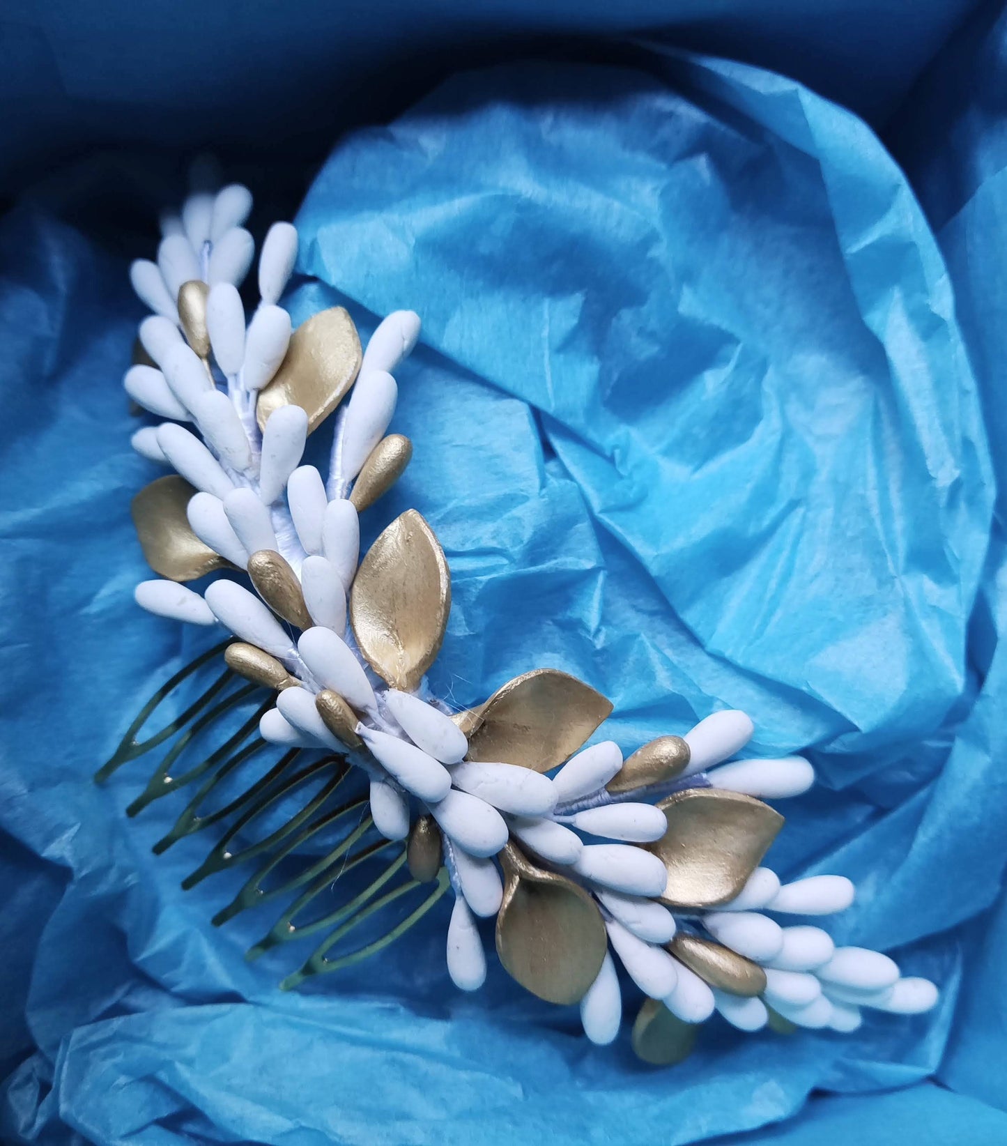 Bridal Hair Comb with Porcelain Sprigs and Buds